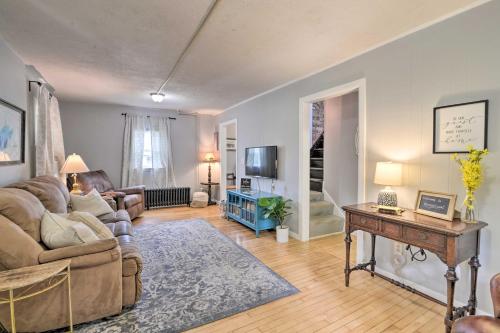 Enchanting Family House with Balcony Less Than 3 Mi to WVU! in Uniontown (PA)