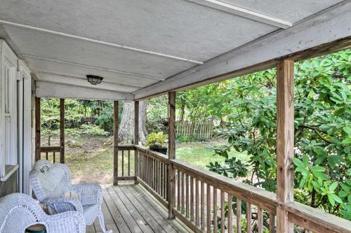 Enchanting Family House with Balcony Less Than 3 Mi to WVU! in Uniontown (PA)