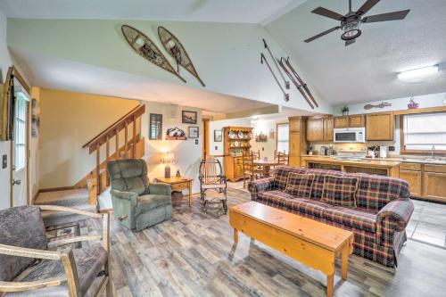 Peaceful Newland Family Cottage with 2 Decks! in Newland, USA