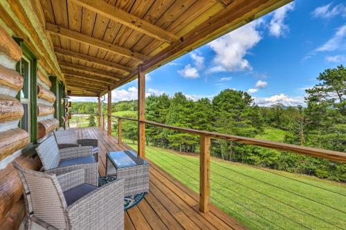Marshall Mountain Retreat Lovely Vineyard Views! in Marshall, USA