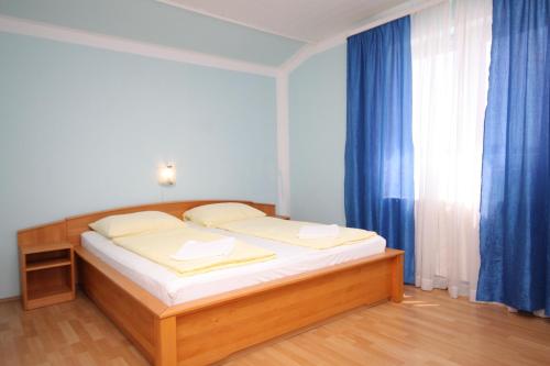 Triple Room with Terrace and Sea View