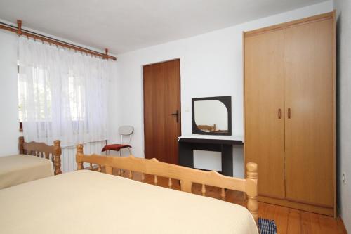 One-Bedroom Apartment with Terrace image 7