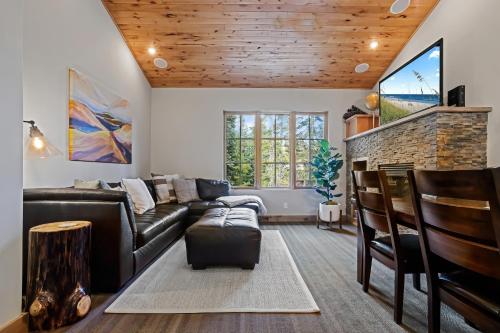 B&B Bear Valley - Modern Stylish Condo - EV Charger - Silver Mtn 301 - Bed and Breakfast Bear Valley