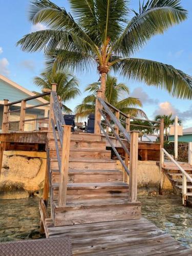 Beautiful Villa just steps away from the beach! in George Town