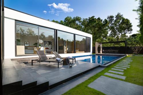 3 bedrooms, 4 beds