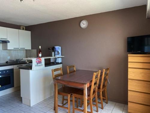 Appartement Longeville-sur-Mer, 2 pièces, 4 personnes - FR-1-336-28