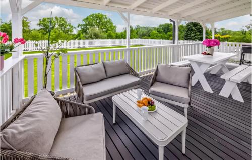 Balkons/terase, Stunning Home In Kolczewo With Swimming Pool in Kolczewo
