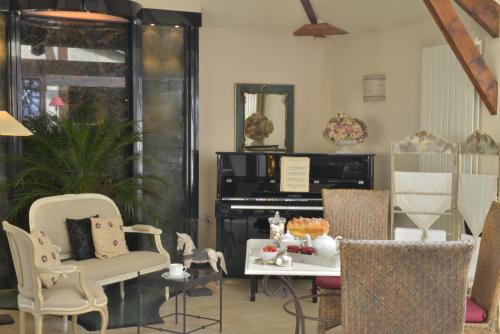 Food and beverages, Hotel Saint Pierre in Saumur Town Center