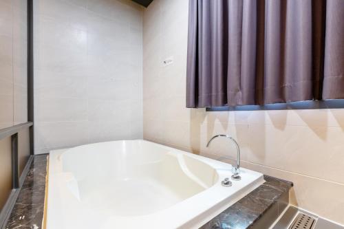 Bathroom, Sorgente Business Hotel in Sasang-gu