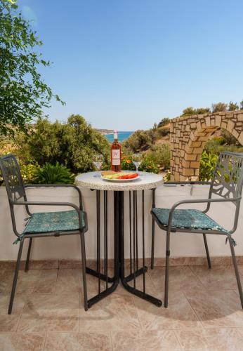 Surrounding environment, Hara's Apartments in Viannos