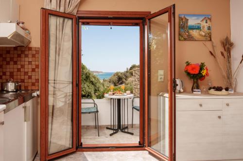 Surrounding environment, Hara's Apartments in Viannos