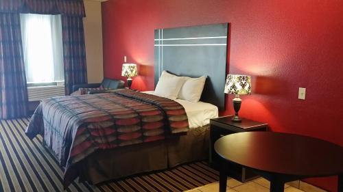 Texan Inn and Suites Tilden - image 2
