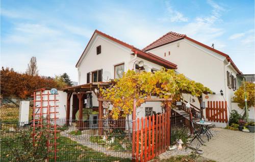  Amazing Home In Rechnitz With 3 Bedrooms And Wifi, Pension in Rechnitz bei Rattersdorf