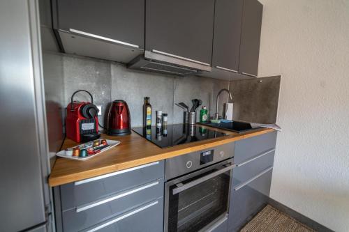 Kitchen, FULL HOUSE Studios - Apartment French Touch in Zwickau