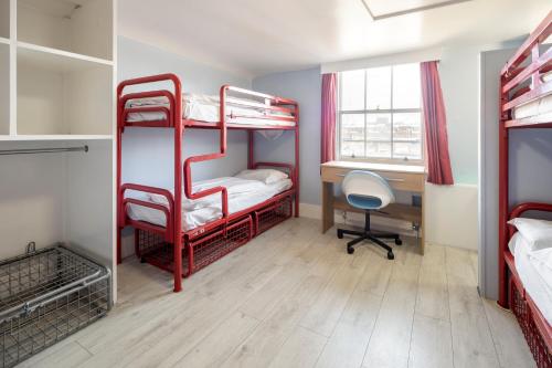 Astor Victoria Hostel - image 9