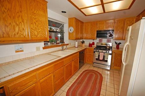 1209 Golden Bear Home - image 11