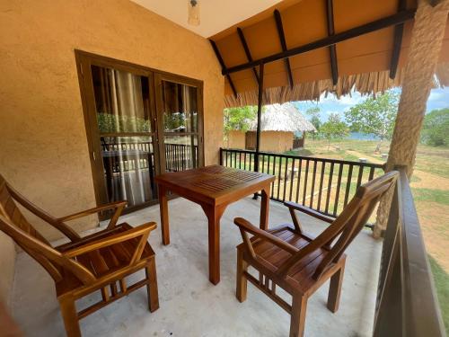 View, Saffron Lake Yala in Yala