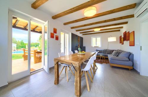 Létesítmények, Villa Stella in Milovcici