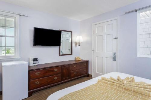 Travelodge by Wyndham Cape Cod Area - image 12