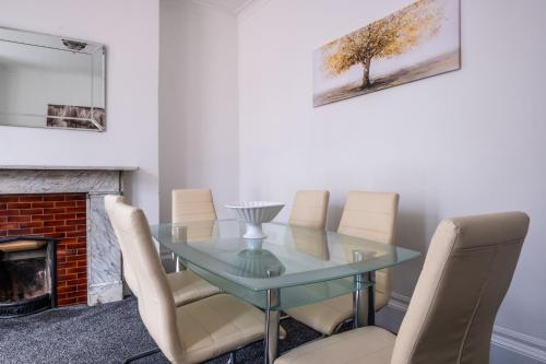 Luxury, very central and spacious house 4