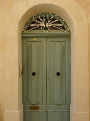 60 Indri Borg Townhouse photo 1