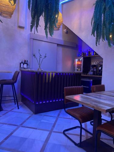 Közös társalgó / TV, LA POSADA DEL LIMONERO in Fuentes De Andalucia