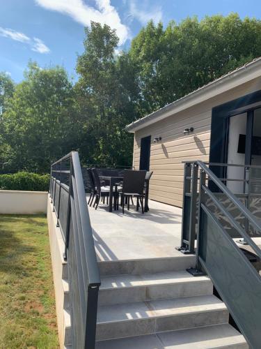 La maison de la vallée (La maison de la vallee) in เอรูวีล แซ็ง แคลร์