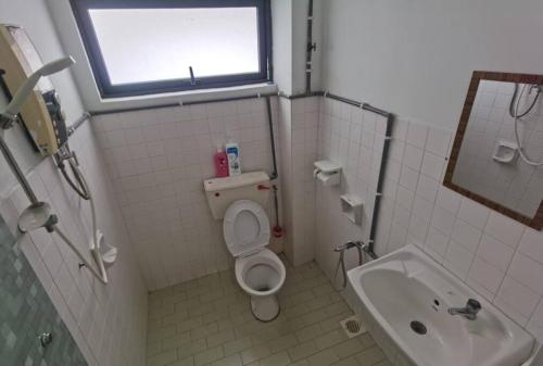 Comfy Sofa & Sleep WIFI Netflix DualParking Landed - image 10