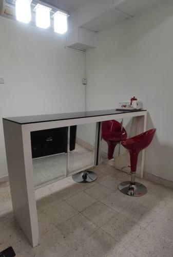 Comfy Sofa & Sleep WIFI Netflix DualParking Landed - image 9