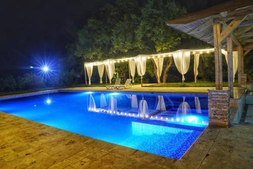 Swimming pool, Sayyod Yurt Camp - Uzbek Yurt Experience in Forish