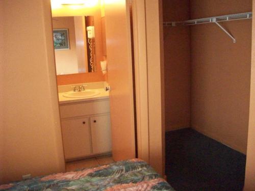 All-Suite Motel LLC - image 8