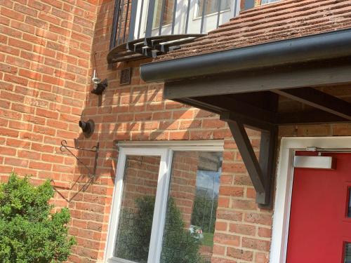 Private Rooms In A Cheerful 4-Bedroom Town House - Millbrook