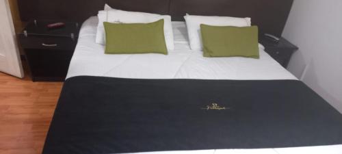 Deluxe Single Room image 1