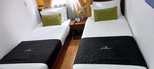Double Room image 3