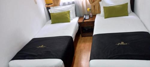 Double Room image 4