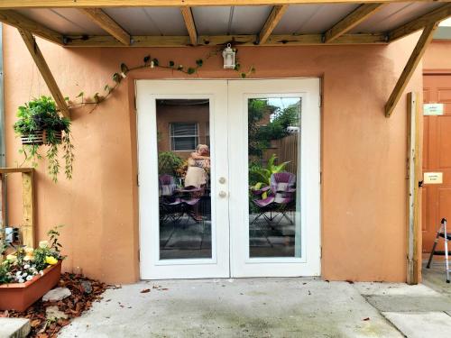 Mermaids Cottage in West Palm Beach, USA