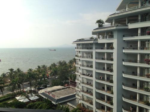 Tianze Beach Resort Tianze Beach Resort is a popular choice amongst travelers in Sanya, whether exploring or just passing through. Offering a variety of facilities and services, the property provides all you need for a g