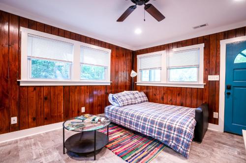 Foggy Bottom Cabins in Pisgah Forest, USA