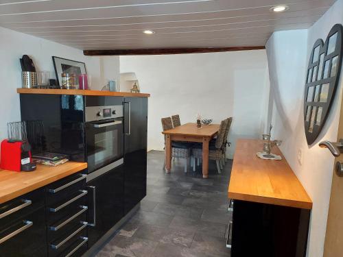  Appartement vouté en Gruyère dans l´Intyamon in Enney