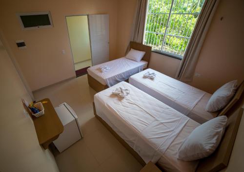 1 double bed, 1 twin bed