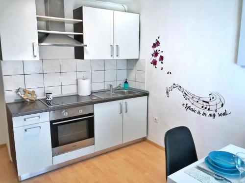 1BR Apartment on the Most Beautiful Street in Ljubljana Center, Lublaň (fotografie 8)