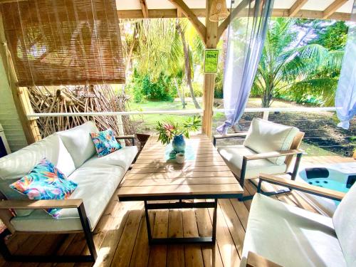 บริการและสิ่งอำนวยความสะดวก, Écolodge Ti-Spa avec Jacuzzi Privé Villa Gaïa (Ecolodge Ti-Spa avec Jacuzzi Prive Villa Gaia) in เลอ ยามัน