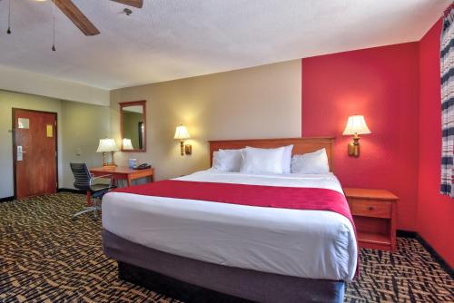 Ramada by Wyndham Oklahoma City Airport North - image 8
