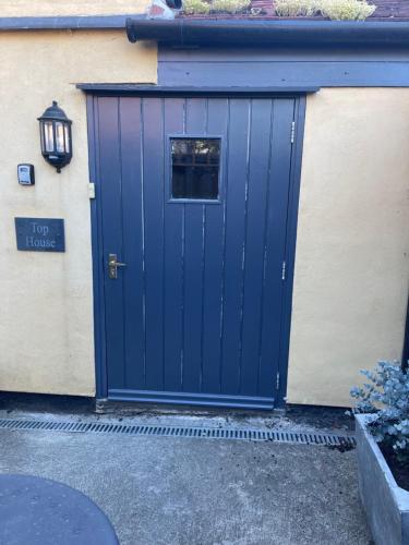 Top House -Stylish property in village location in Wattisham