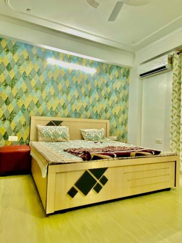 2 bhk fully furnished luxurious private apartment