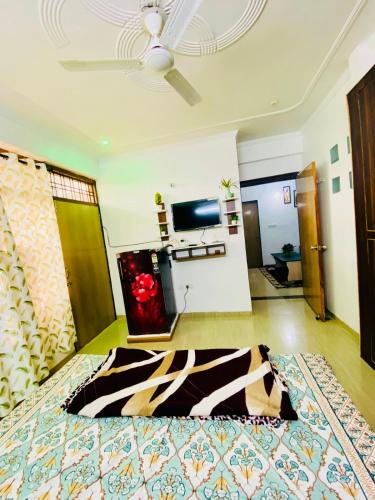 2 bhk fully furnished luxurious private apartment