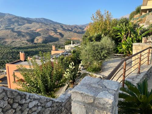 Plum Tree apartment with panoramic views