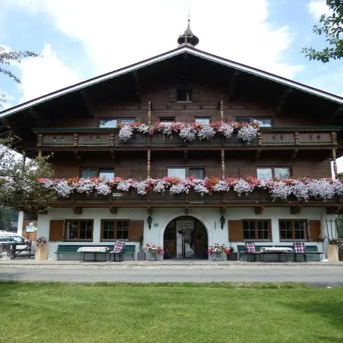 Familie Foidl ( Bairerbauer) in Oberndorf in Tirol, Österreich