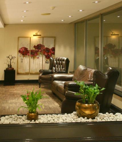 Oudtshoorn Inn Hotel – Oudtshoorn, KS