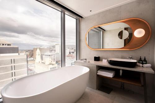 room detail thumbnail 2